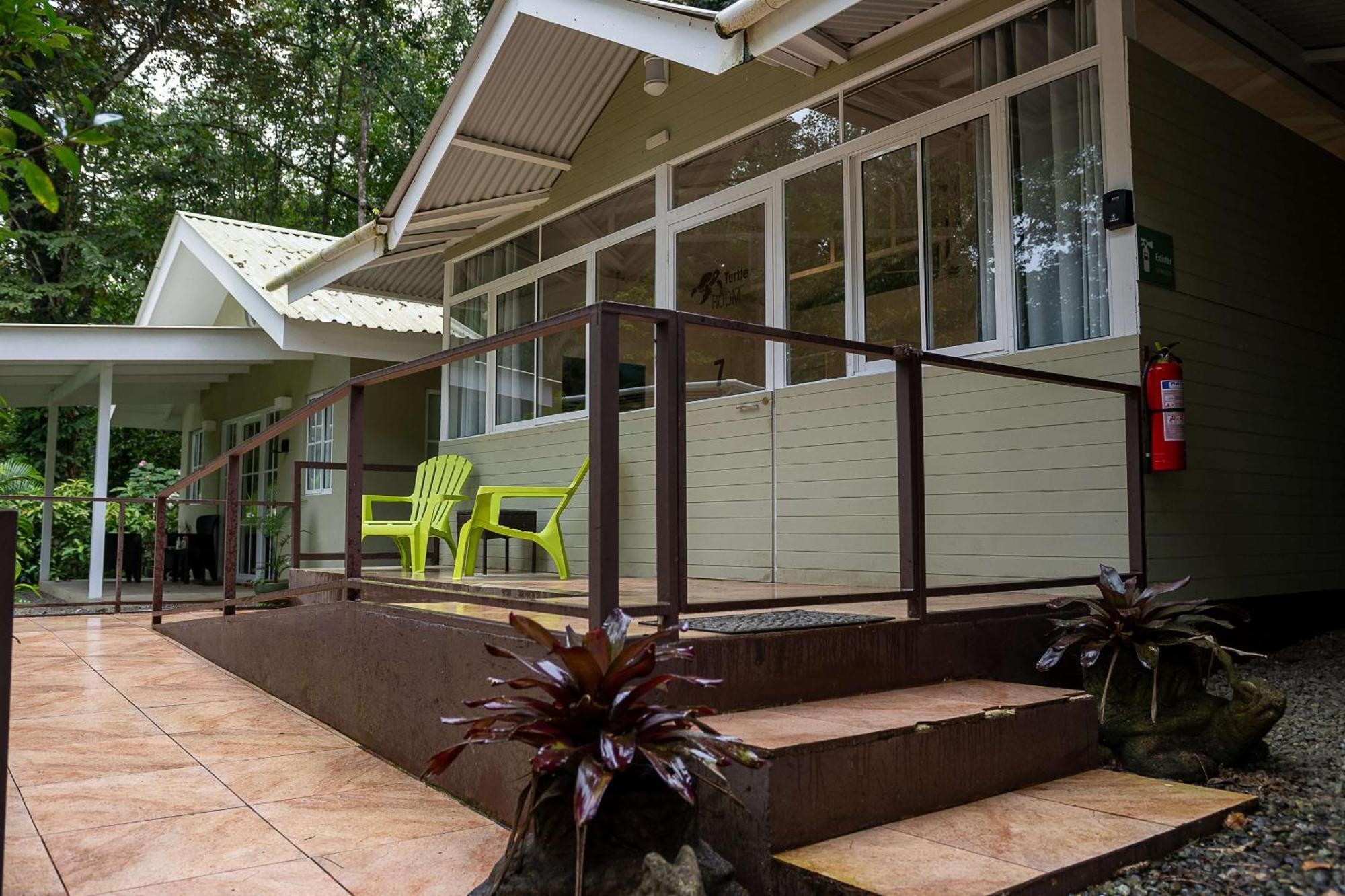 Jaguar Inn Bungalows Puerto Viejo de Talamanca Экстерьер фото